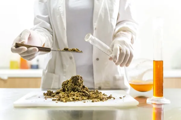 Lab worker with botanical extract